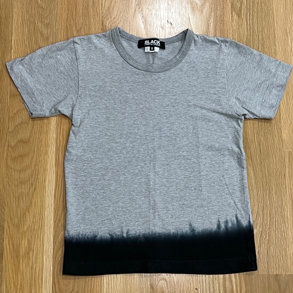 BLACK Comme des Garçons Grey Tee With Blue Ombre at Waist Size S